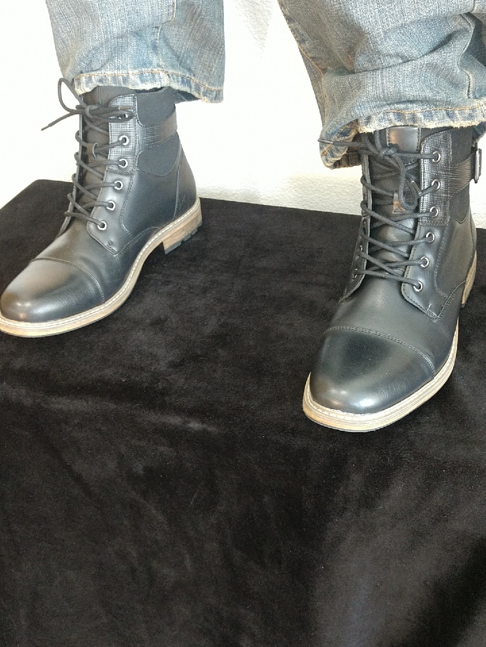 Arizona Jean Company Black Lace-Up Men's Leather Boots with Tan Welt